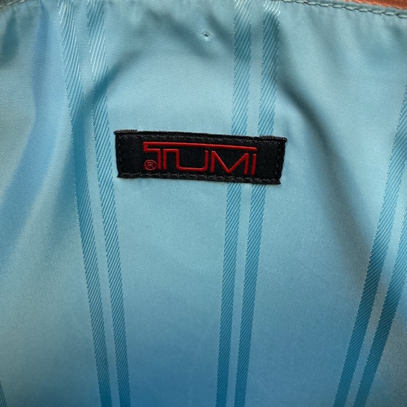 TUMI Laptop Case. Vibrant 2 tone orange/cantalope colors. Shoulder strap. EUC. - Picture 14 of 16